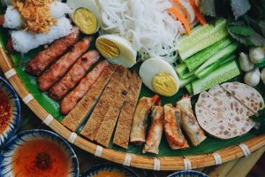 Nem nướng cuốn bánh tráng Ngon Ngon