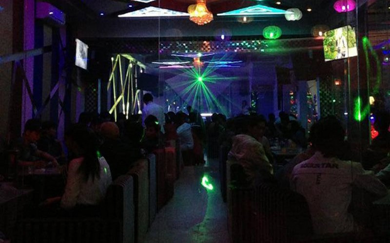 Bar D2 Club DJ dành cho những khách tâm hồn trẻ 