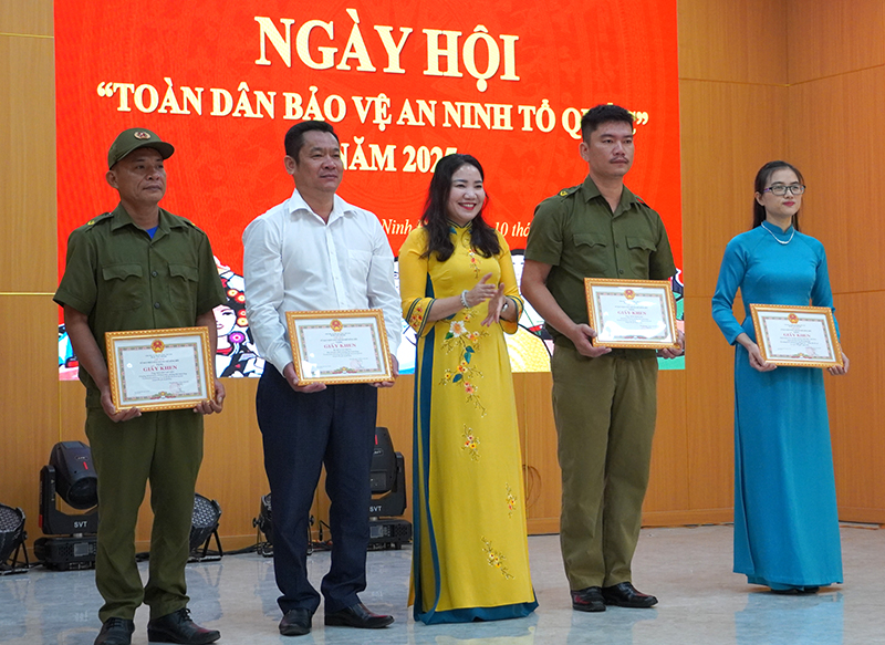 ngay hoi toan dan bao ve an ninh to quoc duoc to chuc tai phuong thuan an tp ho chi minh 689e7d6e64f47